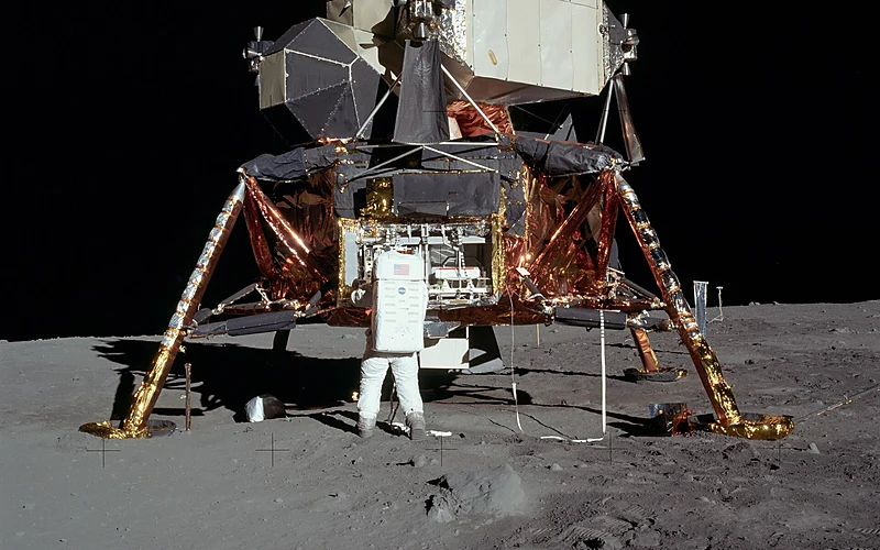 图1：阿波罗 11 号登月舱（NASA，公有领域）
